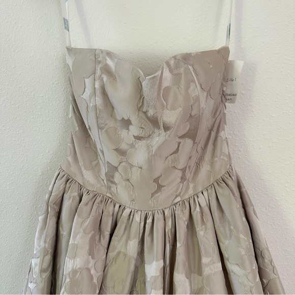 Modern Trousseau Regan Silk Brocade Gown - Picture 12 of 16